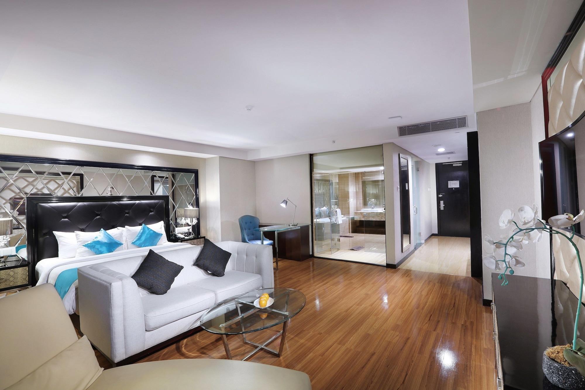 The Alana Hotel & Convention Center Solo By Aston Exteriör bild