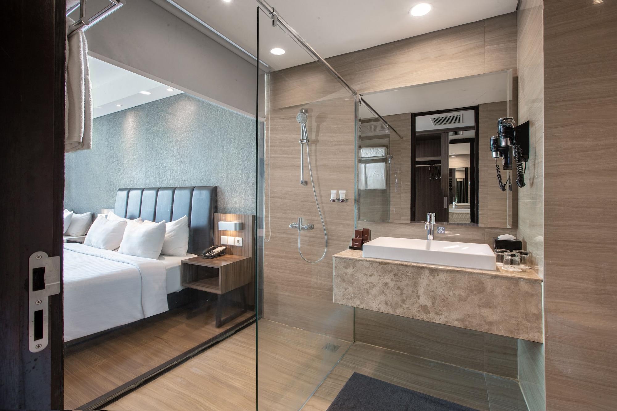 The Alana Hotel & Convention Center Solo By Aston Exteriör bild