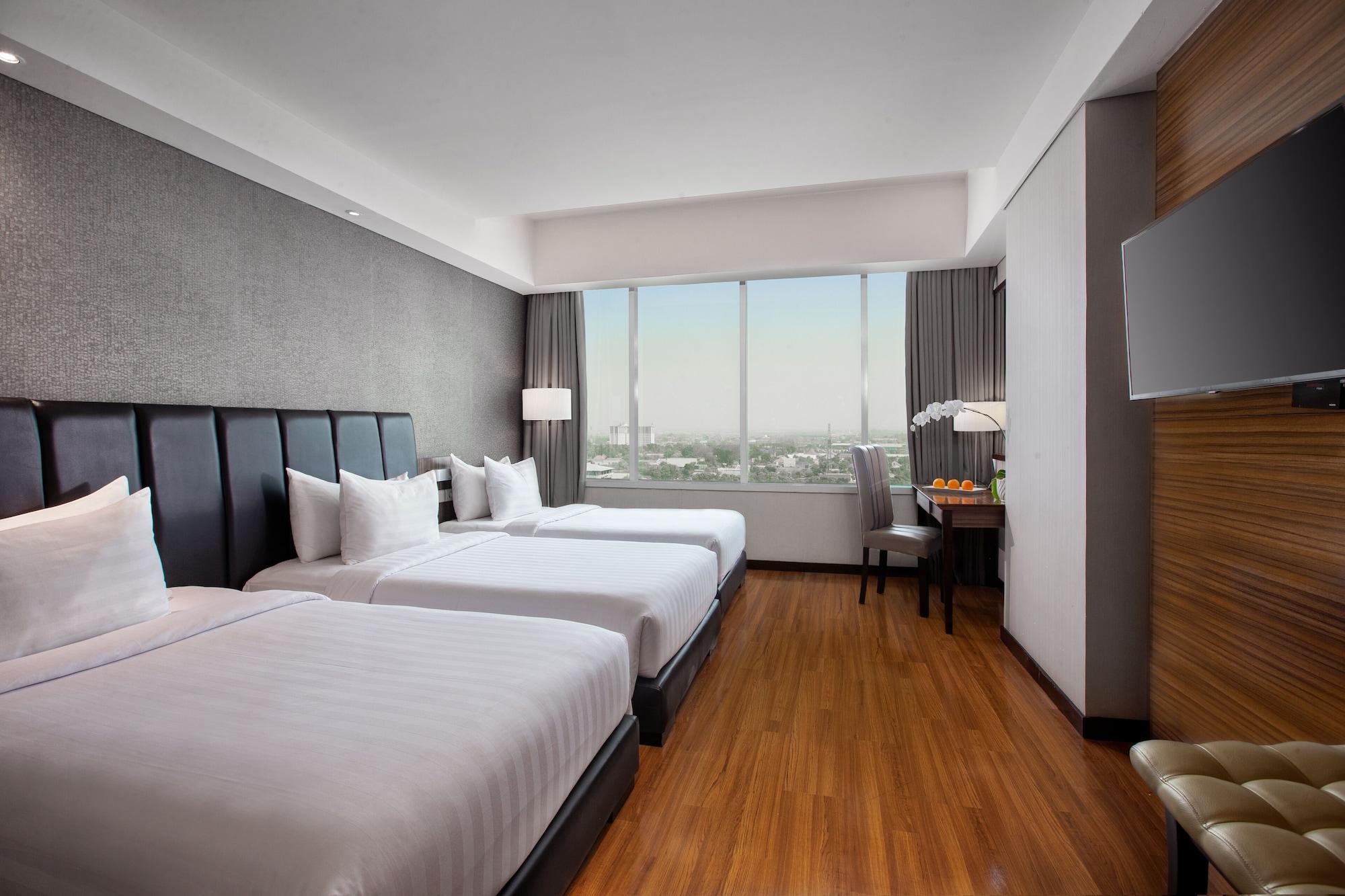 The Alana Hotel & Convention Center Solo By Aston Exteriör bild