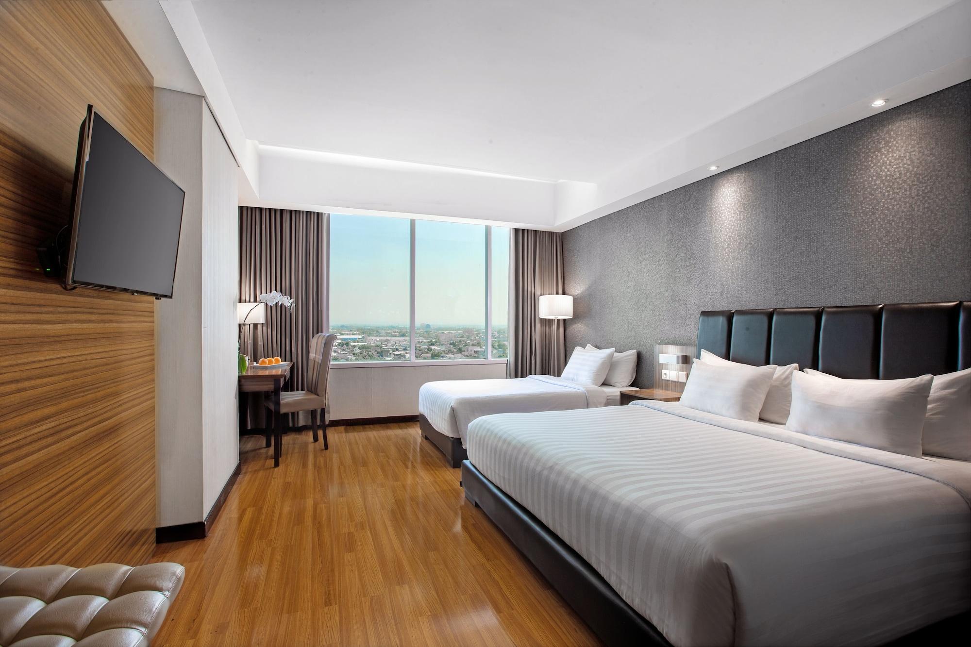 The Alana Hotel & Convention Center Solo By Aston Exteriör bild