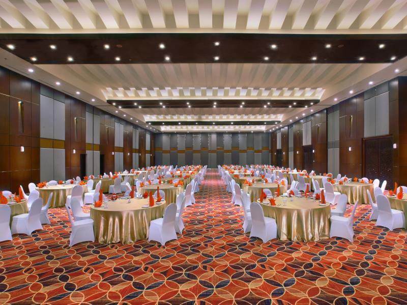 The Alana Hotel & Convention Center Solo By Aston Exteriör bild