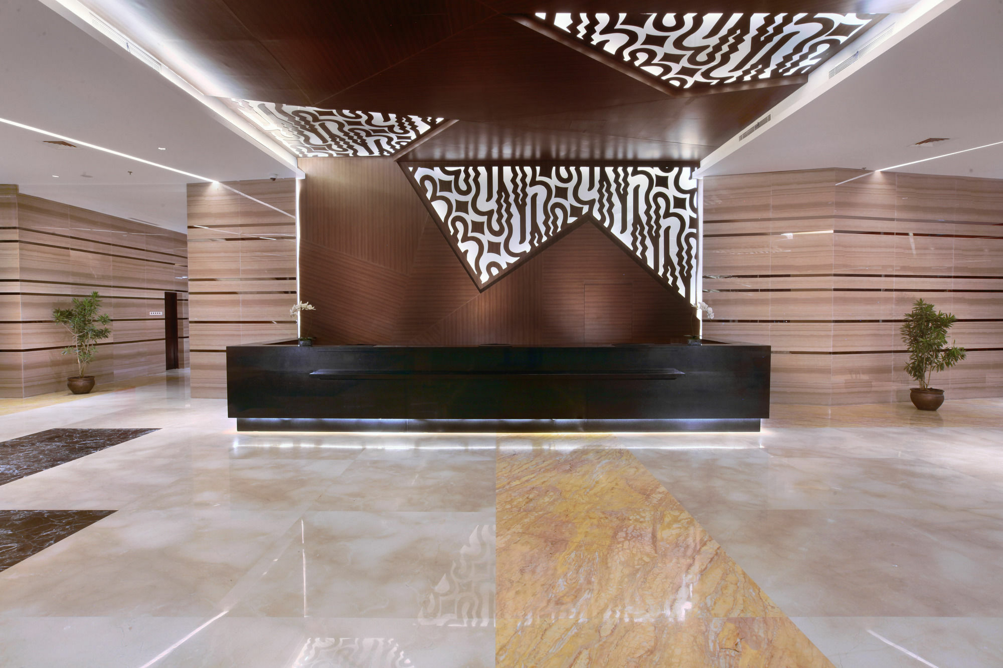 The Alana Hotel & Convention Center Solo By Aston Exteriör bild