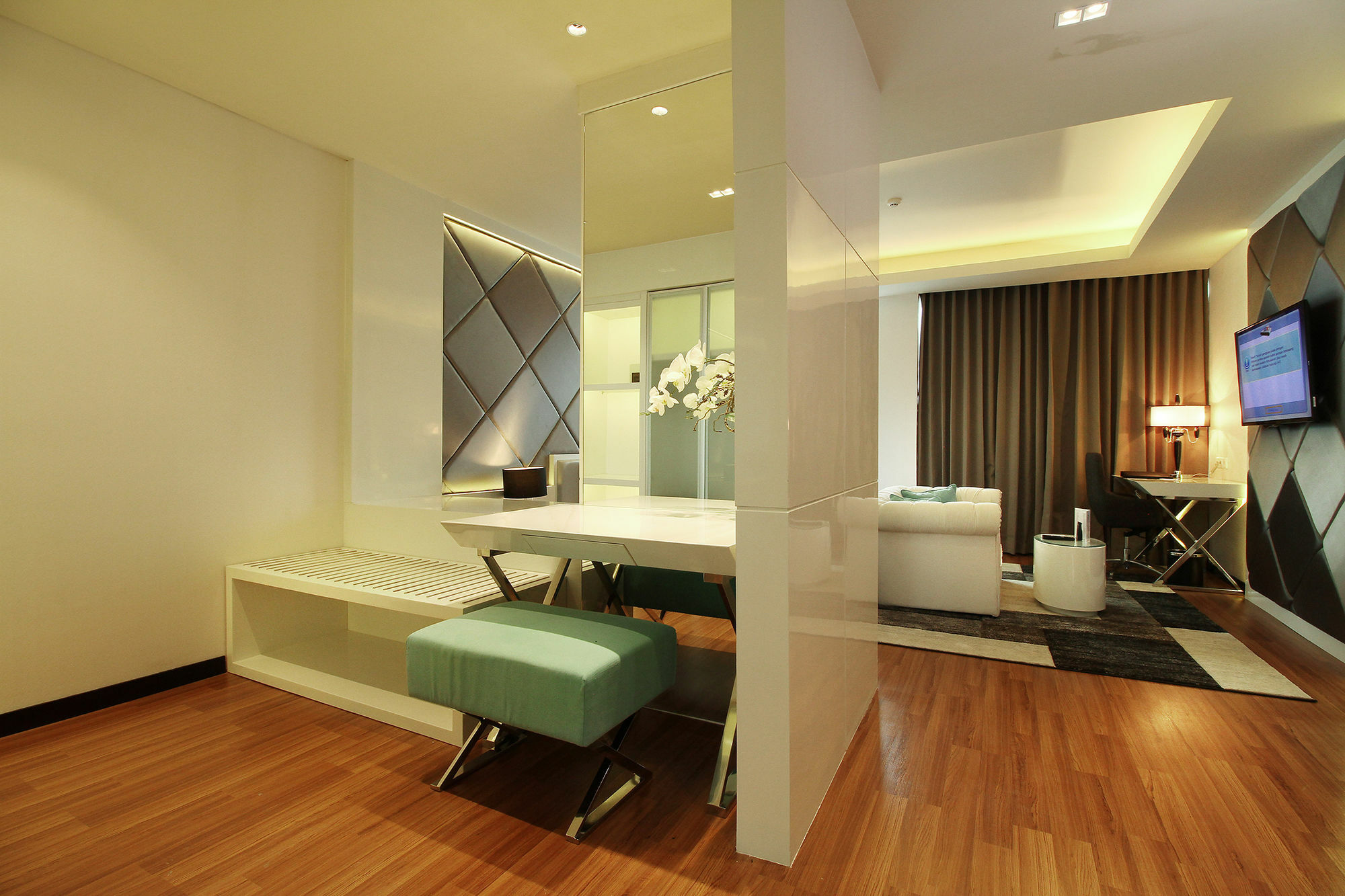 The Alana Hotel & Convention Center Solo By Aston Exteriör bild